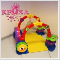 Развивающий активный центр «Playzone Crawl & Slide Arcade» с различными игровыми функциями и световыми эффектами для малышей от 8 месяцев.